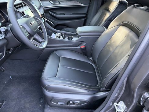 New 2026 Jeep Grand Cherokee L Limited AWD/4WD image 6