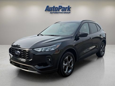 Used 2025 Ford Escape ST-Line Select AWD/4WD image 3