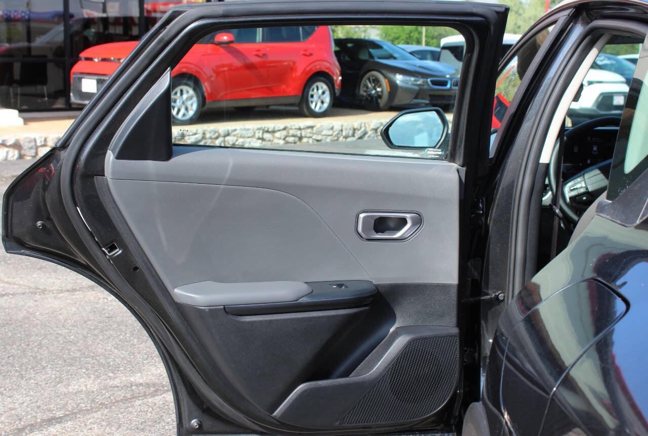 Used 2025 Kia K4 FWD image 15
