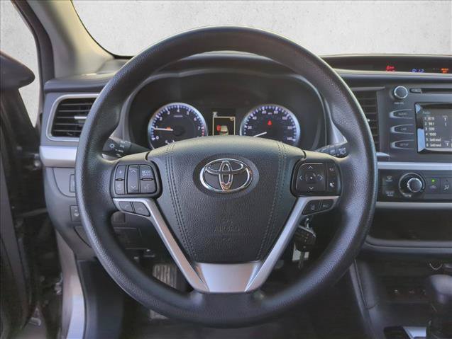 Used 2017 Toyota Highlander LE AWD/4WD image 13