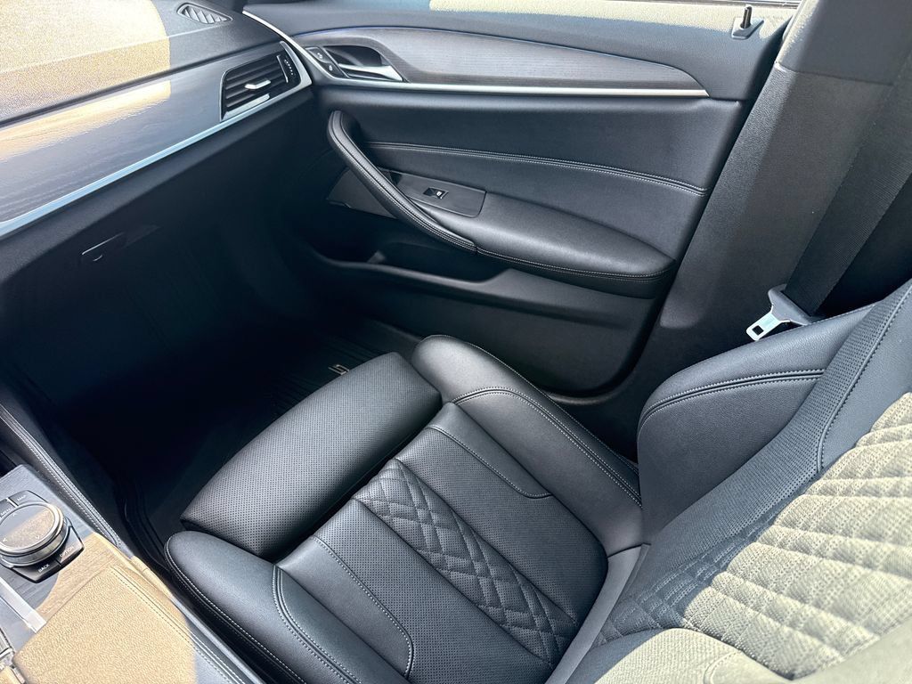 Used 2022 BMW 530e w/ Premium Package RWD image 16