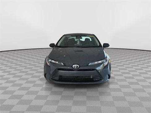 Used 2023 Toyota Corolla LE image 4