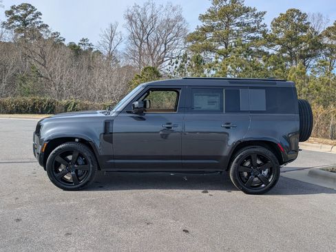 New 2026 Land Rover Defender 110 X-Dynamic SE image 8