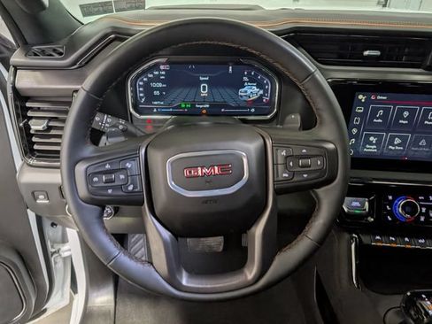 Used 2024 GMC Sierra 1500 AT4 w/ Technology Package AWD/4WD image 18