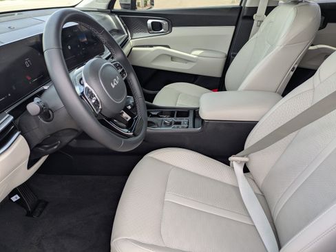 Certified 2025 Kia Sorento S AWD/4WD image 25