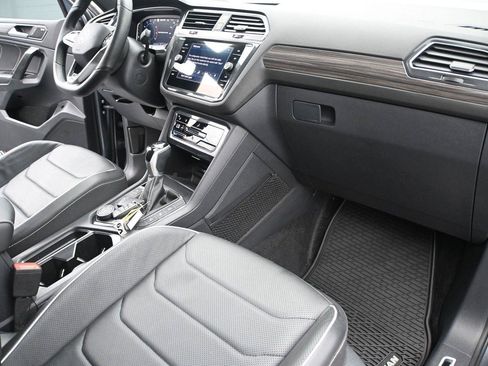 Certified 2024 Volkswagen Tiguan SEL R-Line AWD/4WD image 20