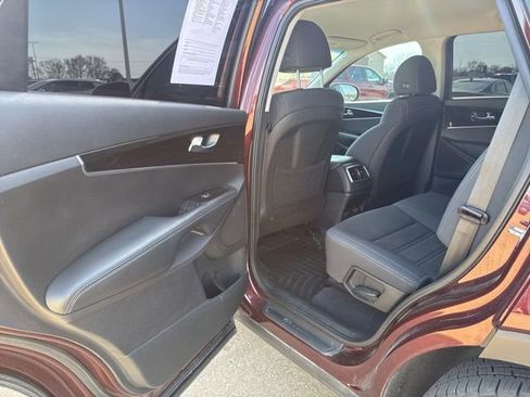 Used 2019 Kia Sorento S image 16