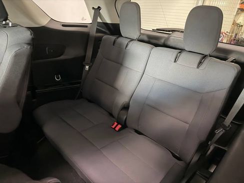 Used 2025 Ford Explorer Active AWD/4WD image 26