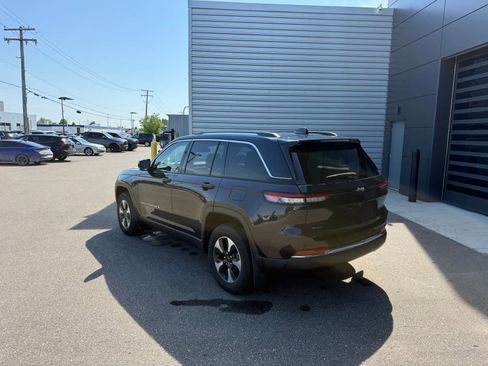 Used 2022 Jeep Grand Cherokee Limited 4xe AWD/4WD image 3