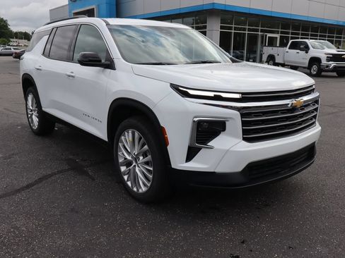 New 2026 Chevrolet Traverse LT AWD/4WD image 2