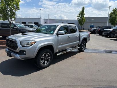 Used 2017 Toyota Tacoma TRD Sport w/ Tow Package (A/T)