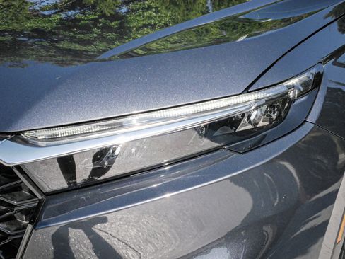 Used 2023 Honda CR-V EX-L image 6
