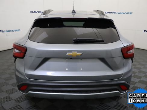 Used 2026 Chevrolet Trax LT FWD image 8