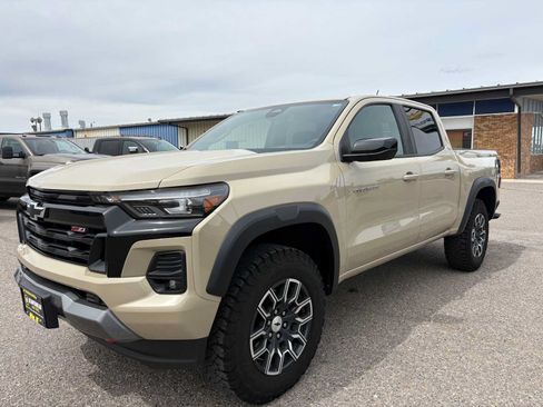 Used 2024 Chevrolet Colorado Z71 w/ Z71 Convenience Package 2 AWD/4WD image 10