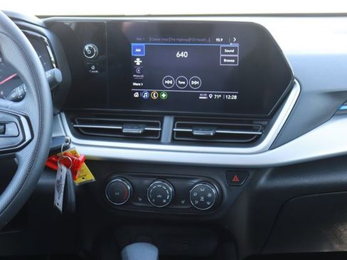 Used 2024 Chevrolet Trax LS w/ LS Convenience Package image 14