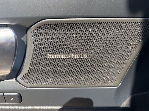 Used 2025 Volvo XC40 B5 Ultra w/ Protection Package Premier image 16