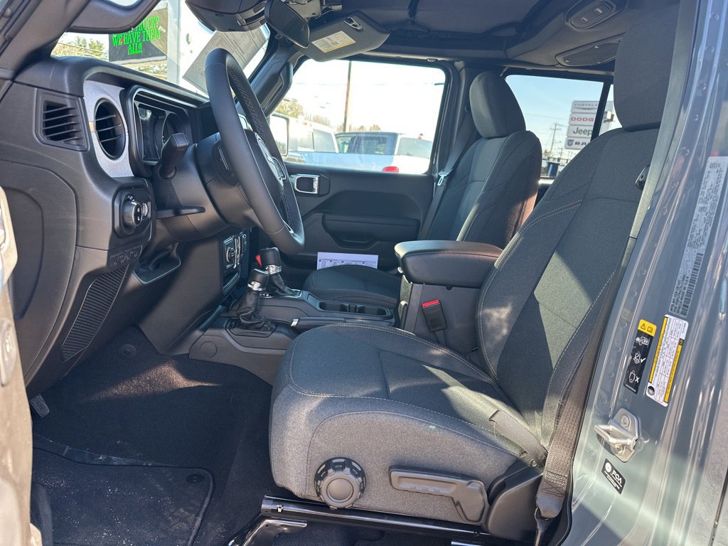 New 2026 Jeep Gladiator Sport AWD/4WD image 11