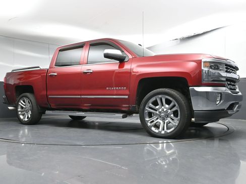 Used 2018 Chevrolet Silverado 1500 LTZ image 24