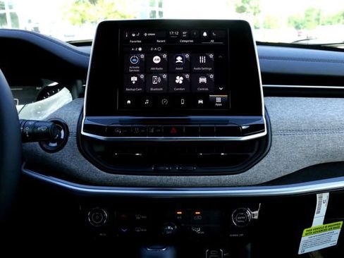 New 2025 Jeep Compass Latitude image 13