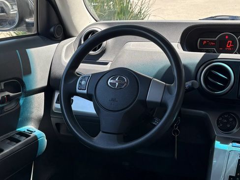 Used 2012 Scion xB FWD image 18