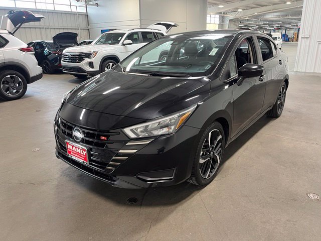 Used 2024 Nissan Versa SR FWD image 7
