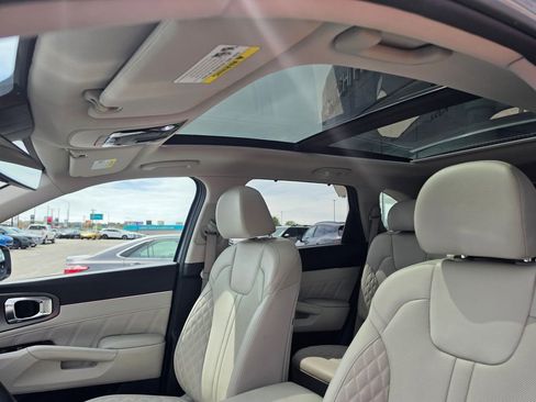 Certified 2023 Kia Sorento SX AWD/4WD image 11