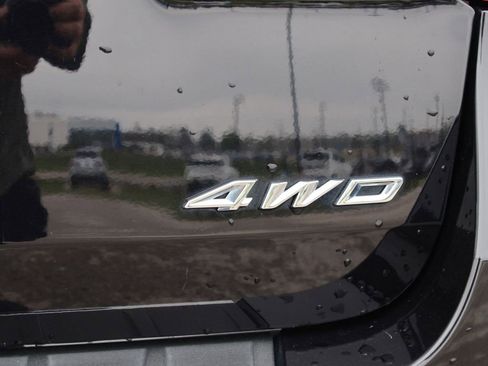 Used 2022 Ford Explorer Limited w/ Equipment Group 301A AWD/4WD image 10