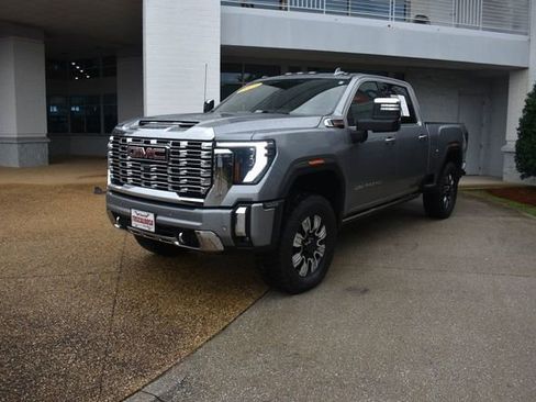 Used 2025 GMC Sierra 2500 Denali w/ Technology Package AWD/4WD image 5