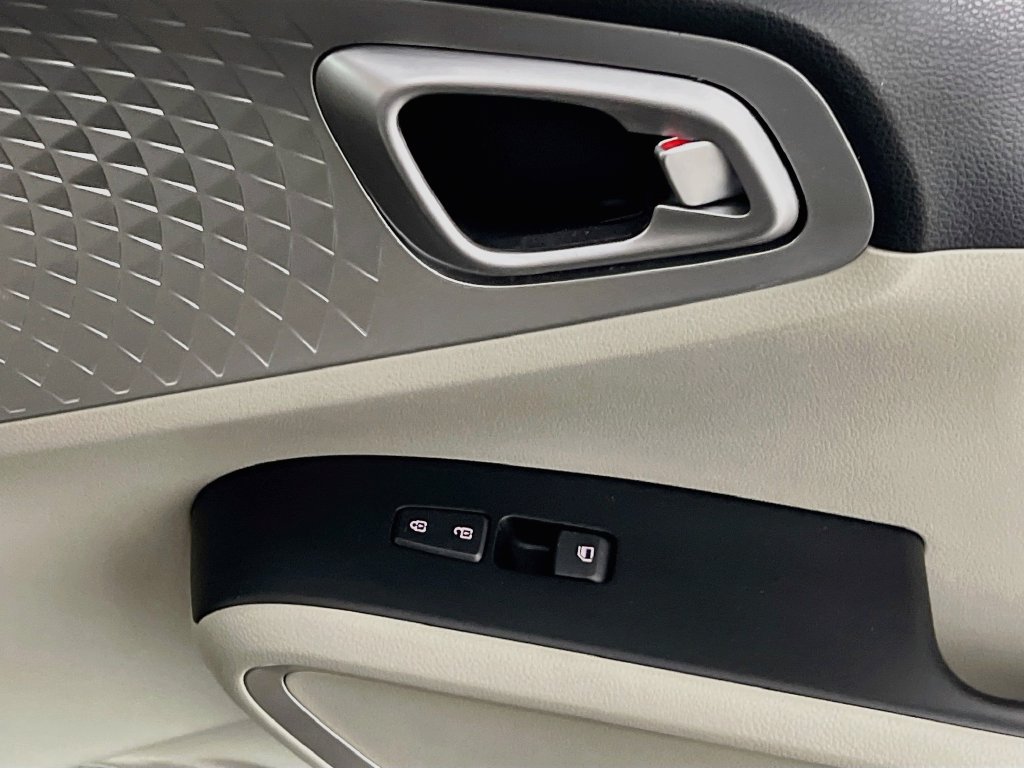 Used 2020 Kia Soul LX FWD image 27