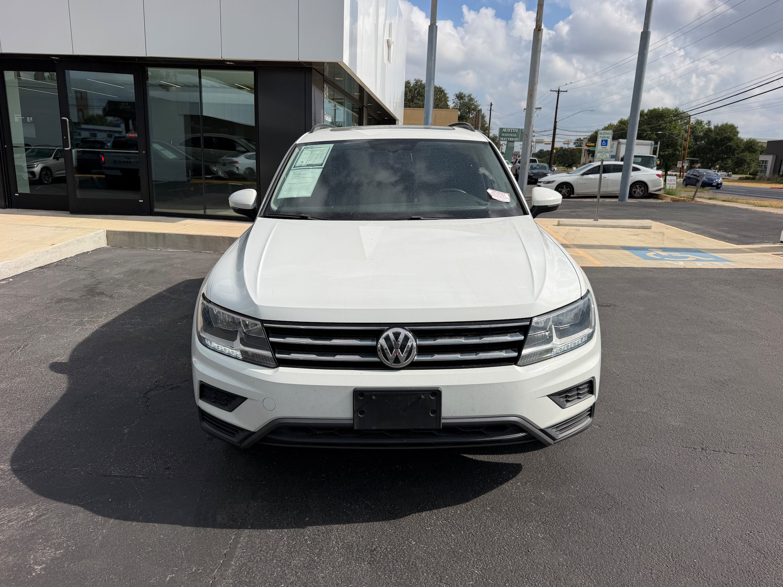 Used 2021 Volkswagen Tiguan SE FWD image 8