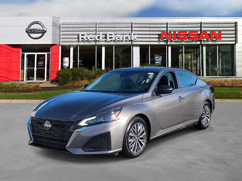 Used 2025 Nissan Altima 2.5 SV FWD image 4