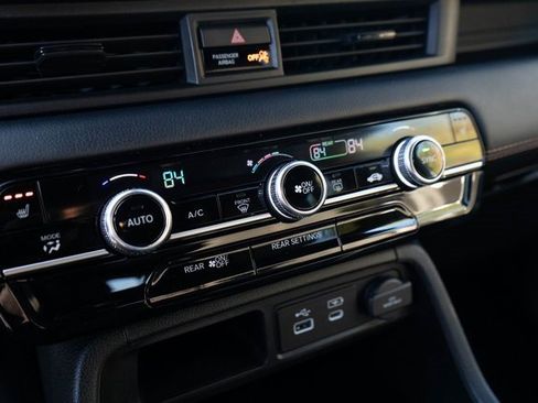 Certified 2024 Honda Pilot Sport image 25