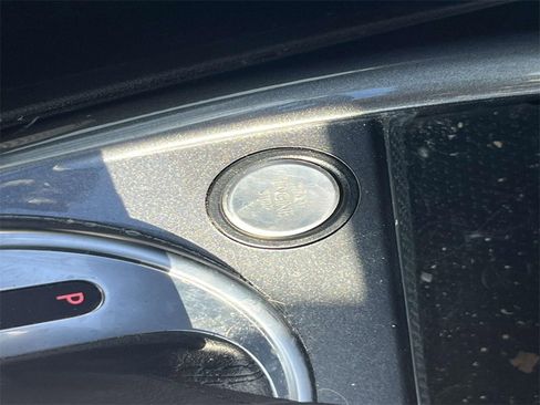 Used 2019 Volkswagen Beetle 2.0T SE image 26