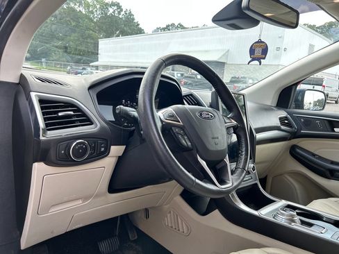 Used 2023 Ford Edge Titanium AWD/4WD image 10