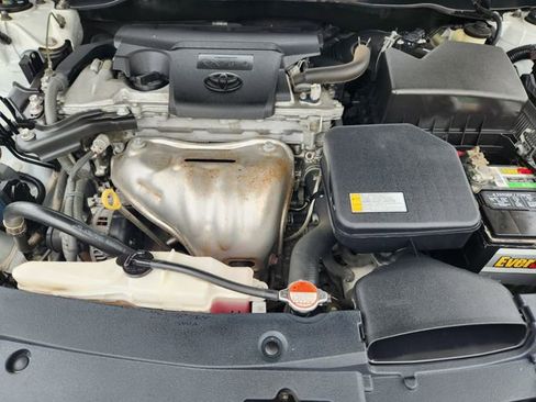 Used 2016 Toyota Camry LE FWD image 30