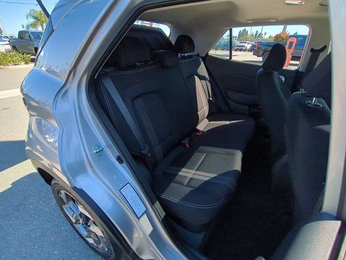 Used 2025 Hyundai Venue SEL FWD image 26