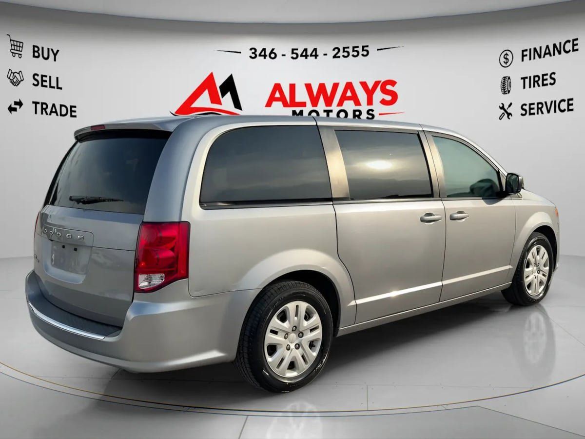 Used 2018 Dodge Grand Caravan SE w/ UConnect Hands-Free Group FWD image 5