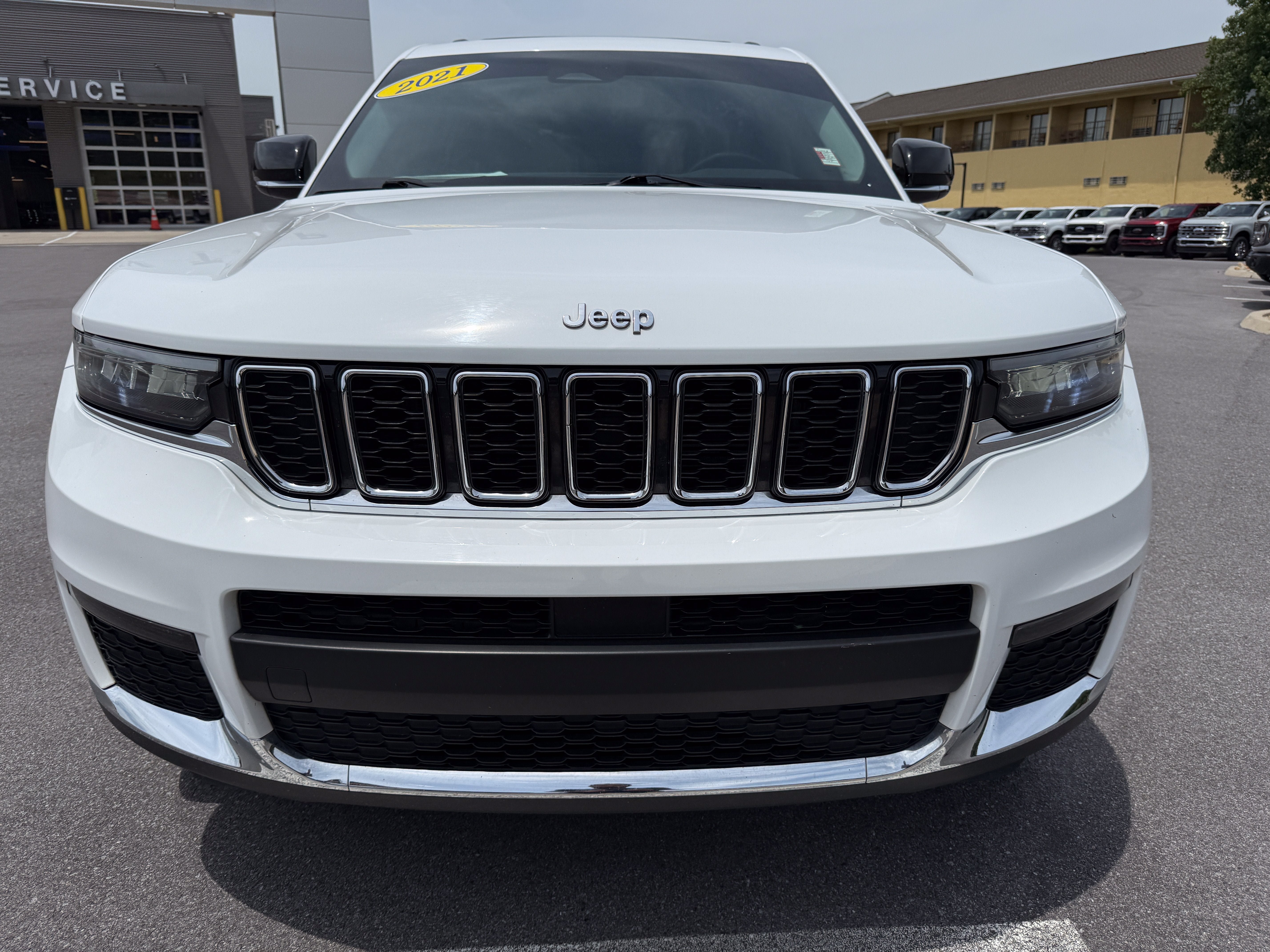 Used 2021 Jeep Grand Cherokee L Limited AWD/4WD image 2
