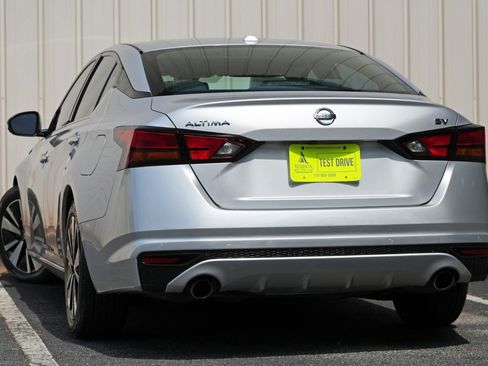 Used 2019 Nissan Altima 2.5 SV FWD image 5