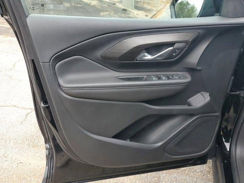 Used 2022 GMC Terrain SLE w/ Elevation Edition image 15