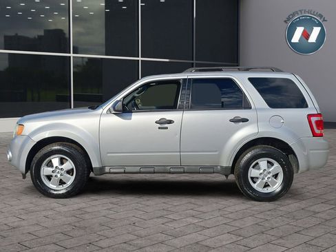 Used 2010 Ford Escape XLT image 2