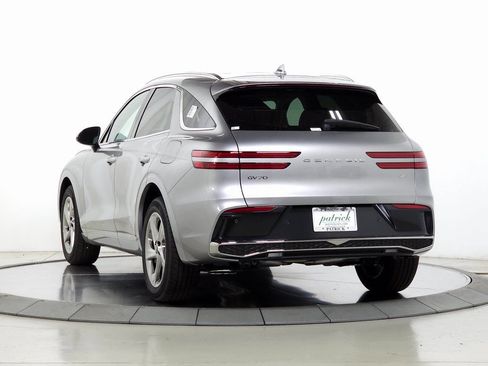 Used 2026 Genesis GV70 2.5T Select AWD/4WD image 5