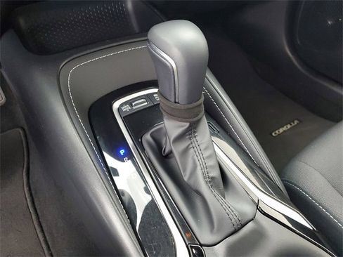 Used 2025 Toyota Corolla SE image 30