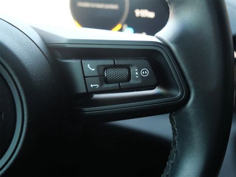 Used 2021 Porsche Taycan image 24