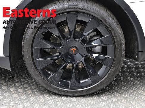 Used 2020 Tesla Model Y Long Range image 8