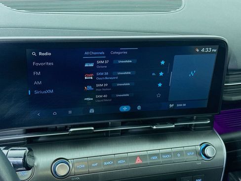 Certified 2025 Hyundai Kona Limited AWD/4WD image 8