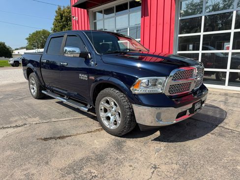 Used 2017 RAM 1500 Laramie w/ Convenience Group AWD/4WD image 2