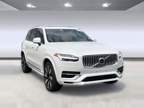 Certified 2023 Volvo XC90 T8 Ultimate w/ Lounge Package AWD/4WD image 7