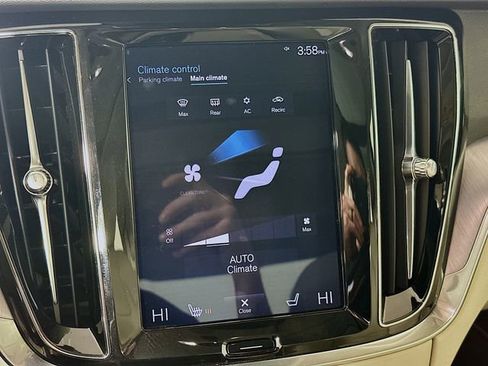 Used 2020 Volvo S60 T6 Momentum image 17