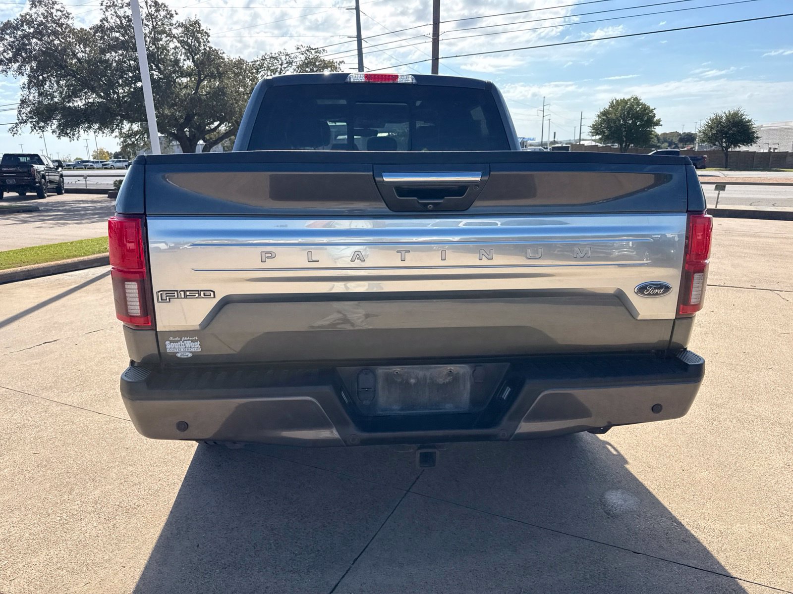 Used 2018 Ford F150 Platinum w/ Equipment Group 701A Luxury AWD/4WD image 6